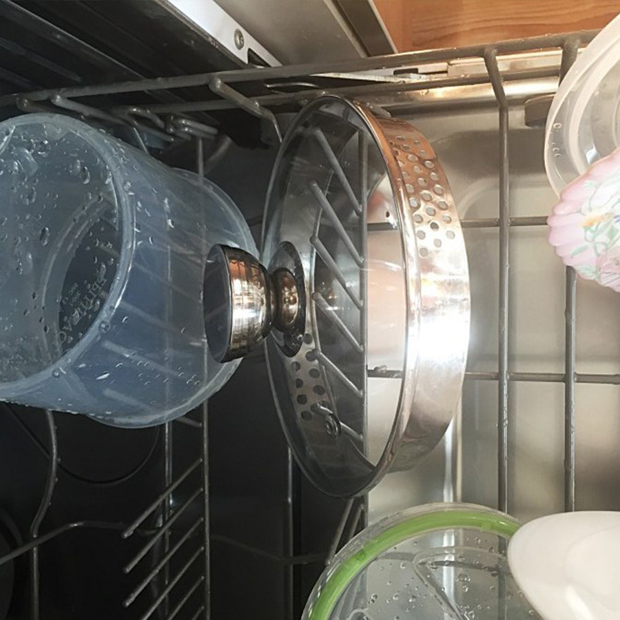 Как после мытья правильно сушить. Вентилятор сушки посудомойки. Сушка для посудомоечных машин Bosch. Посудомоечные машины сушильная. Мокрая посуда в посудомоечной.
